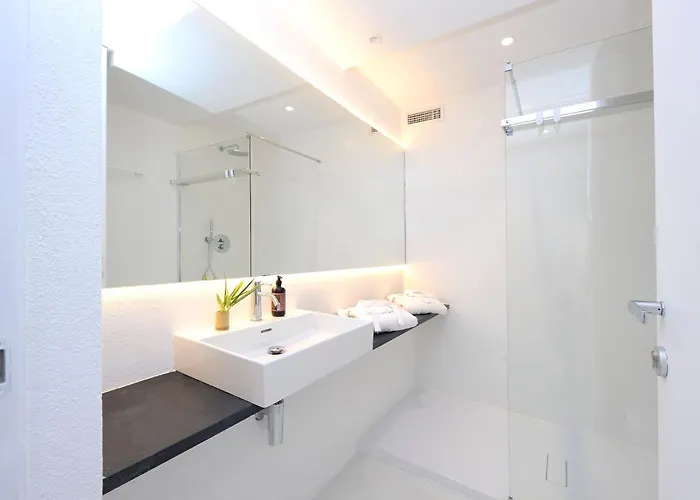 Luxury Minimalist Pool Seaview Liguria